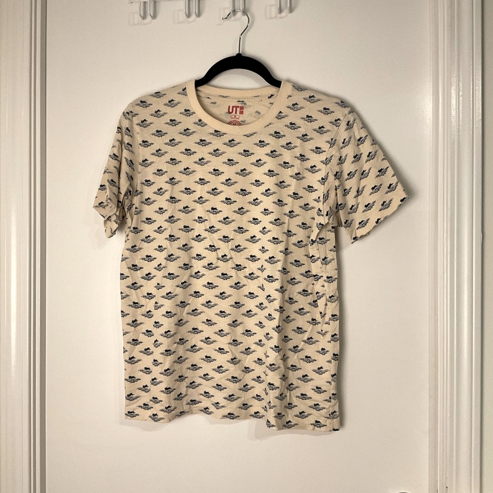 $5 Add on - Men’s Uniqlo cream t-shirt size M